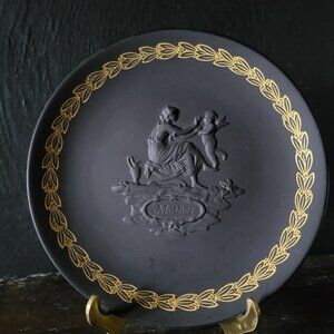 Vintage Wedgwood 1971 Mother Black Basalt Plate Cherub Design 6.375"